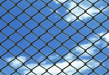 Innovative Uses for Chain Link Fences in Residential and Commercial Settings